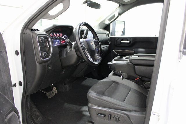2023 Chevrolet Silverado 2500HD LT photo 2