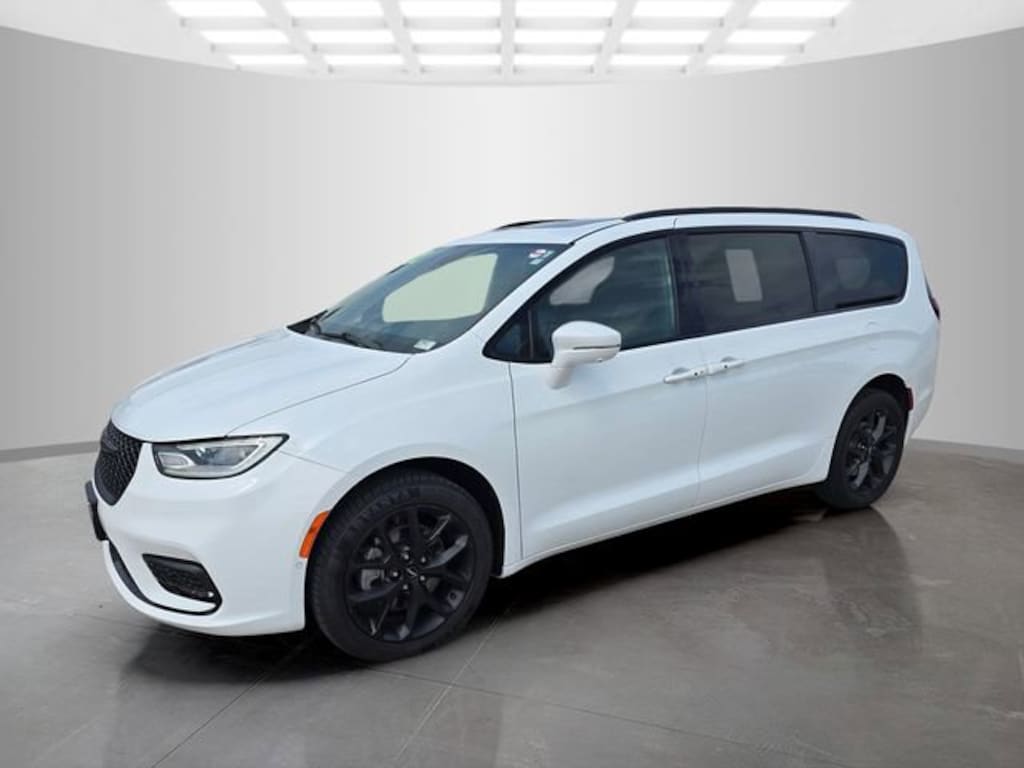 Used 2022 Chrysler Pacifica Limited