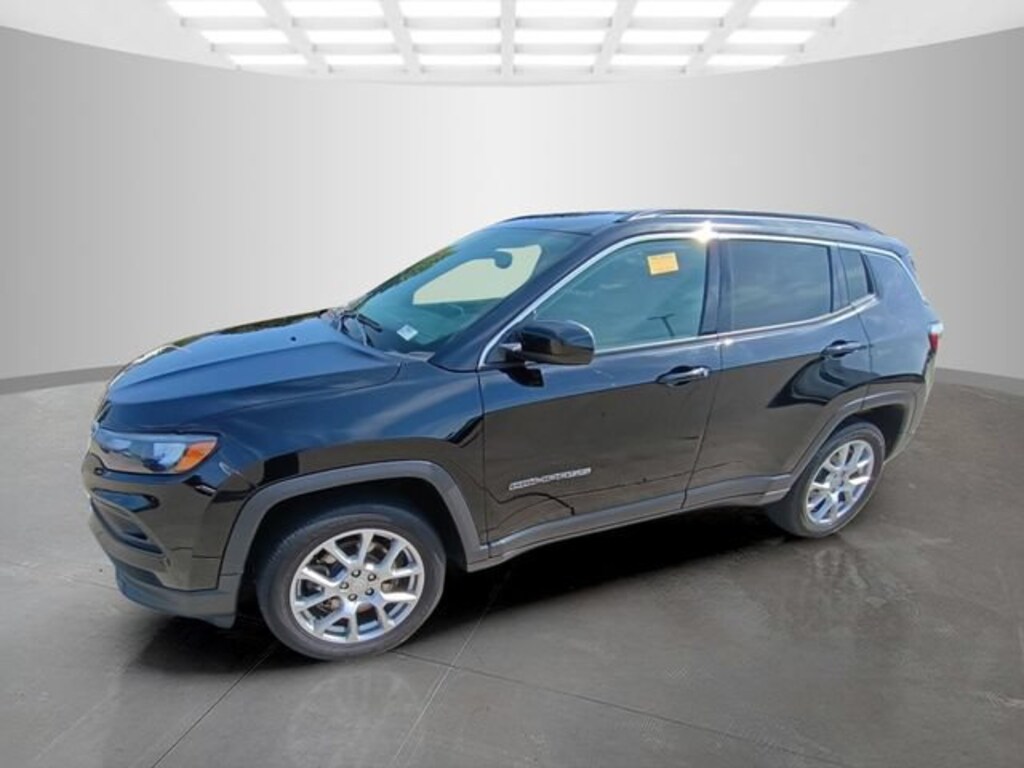 Used 2024 Jeep Compass Latitude Lux