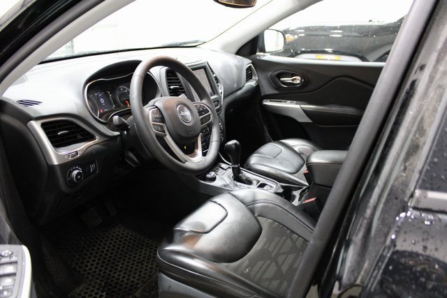 2022 Jeep Cherokee Latitude photo 2