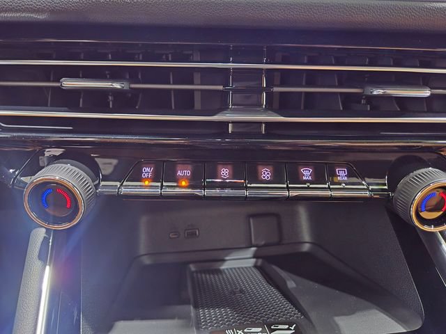 2027 Chevrolet Traverse Z71 - Photo 29