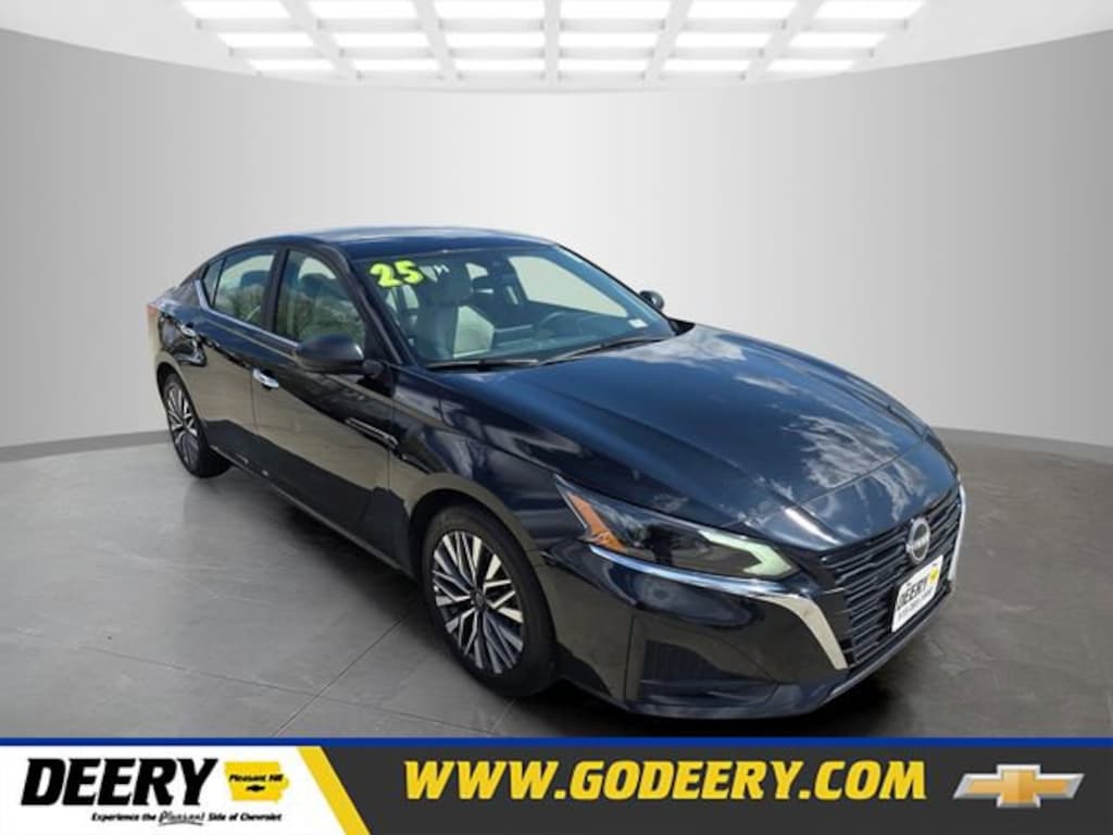 Used 2025 Nissan Altima SV