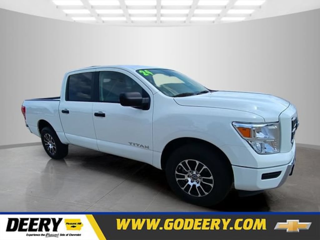Used 2024 Nissan Titan SV