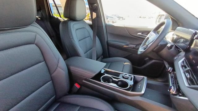 2027 Chevrolet Equinox LT - Photo 18