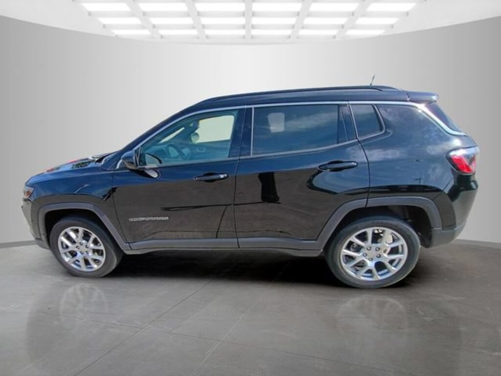 Used 2024 Jeep Compass Latitude Lux