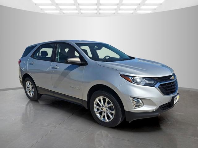 Used 2020 Chevrolet Equinox 1FL with VIN 2GNAX5EVXL6215955 for sale in Pleasant Hill, IA