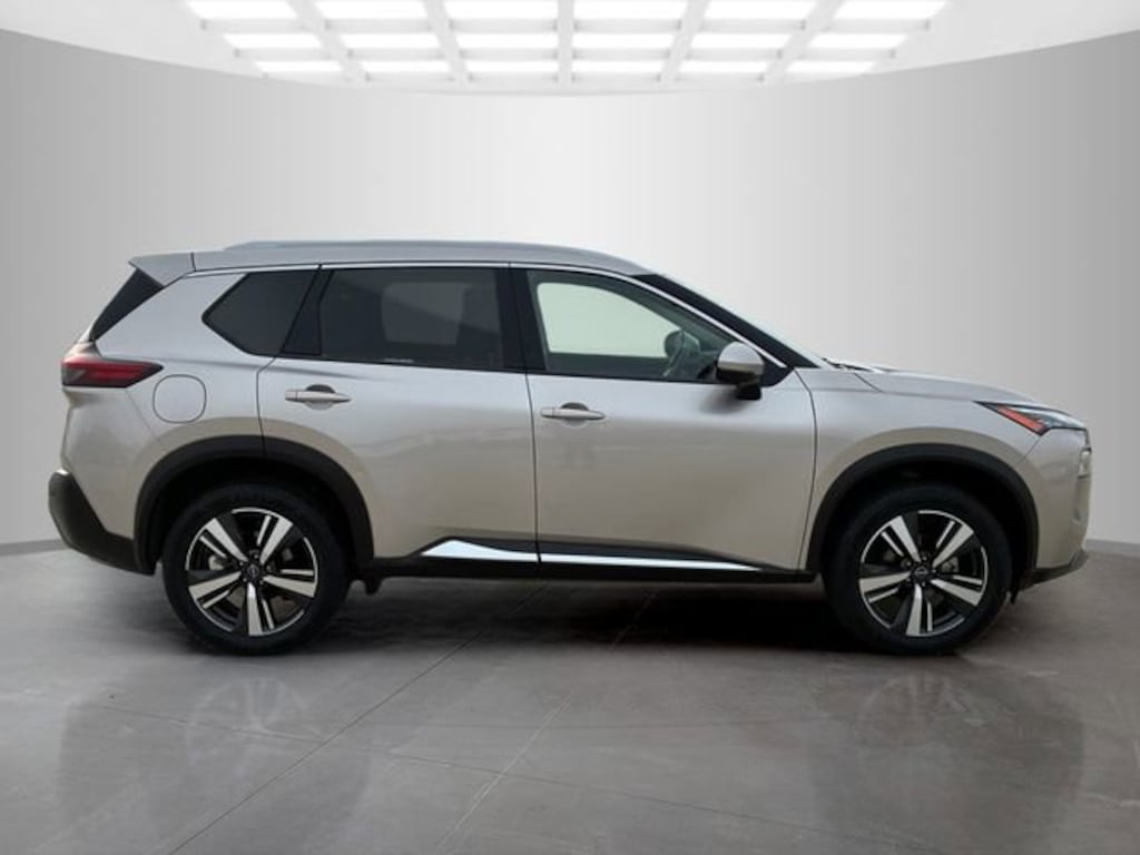 Used 2023 Nissan Rogue SL