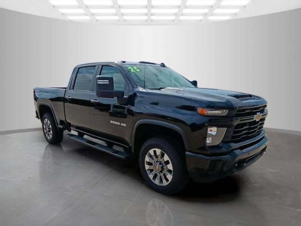 Used 2025 Chevrolet