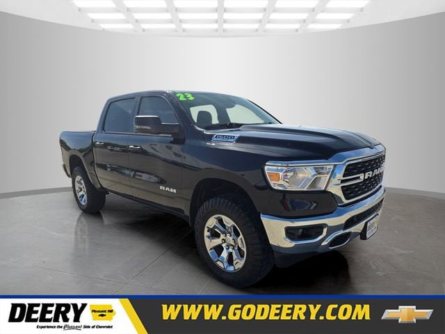2023 RAM 1500 Big Horn/Lone Star 4x4 Crew Cab 5'7's photo