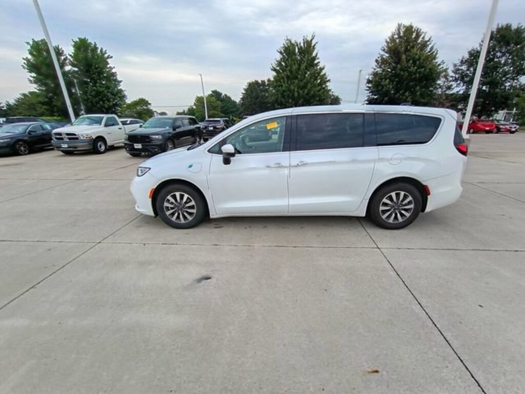 Used 2023 Chrysler Pacifica Hybrid Touring L