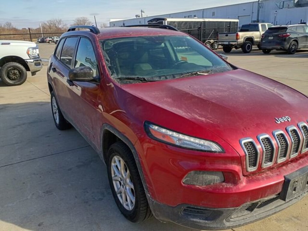 Used 2016 Jeep Cherokee Sport