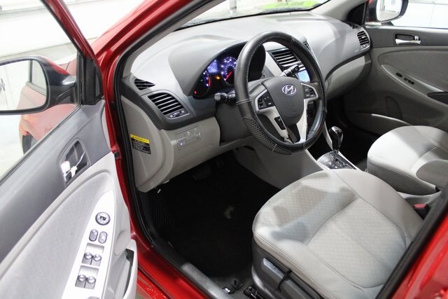 Used 2013 Hyundai Accent SE with VIN KMHCU5AE8DU077539 for sale in Pleasant Hill, IA