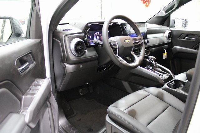 2026 Chevrolet Colorado LT photo 2