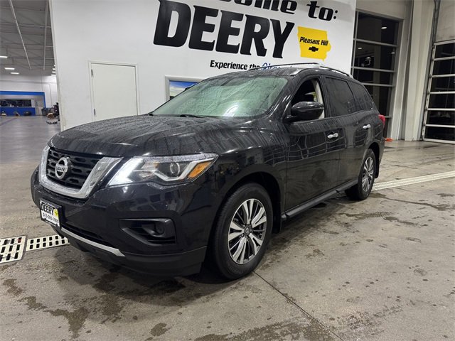 2019 Nissan Pathfinder S photo 2