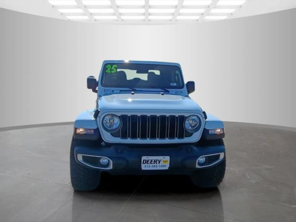 Used 2025 Jeep Gladiator High Tide