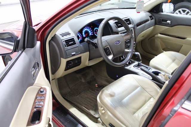 2010 Ford Fusion SEL photo 2