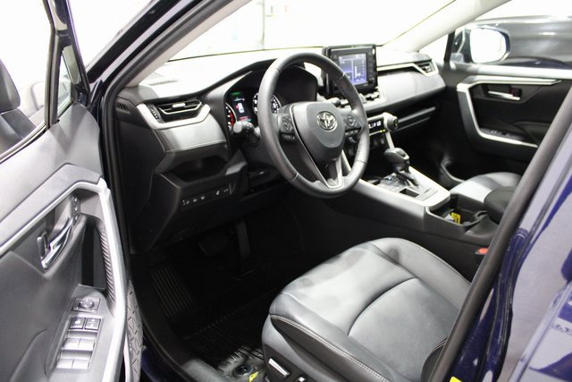 2021 Toyota RAV4 XLE Premium photo 2