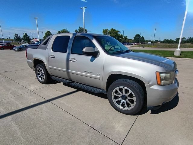 Used 2007 Chevrolet Avalanche LT with VIN 3GNFK12387G143664 for sale in Pleasant Hill, IA
