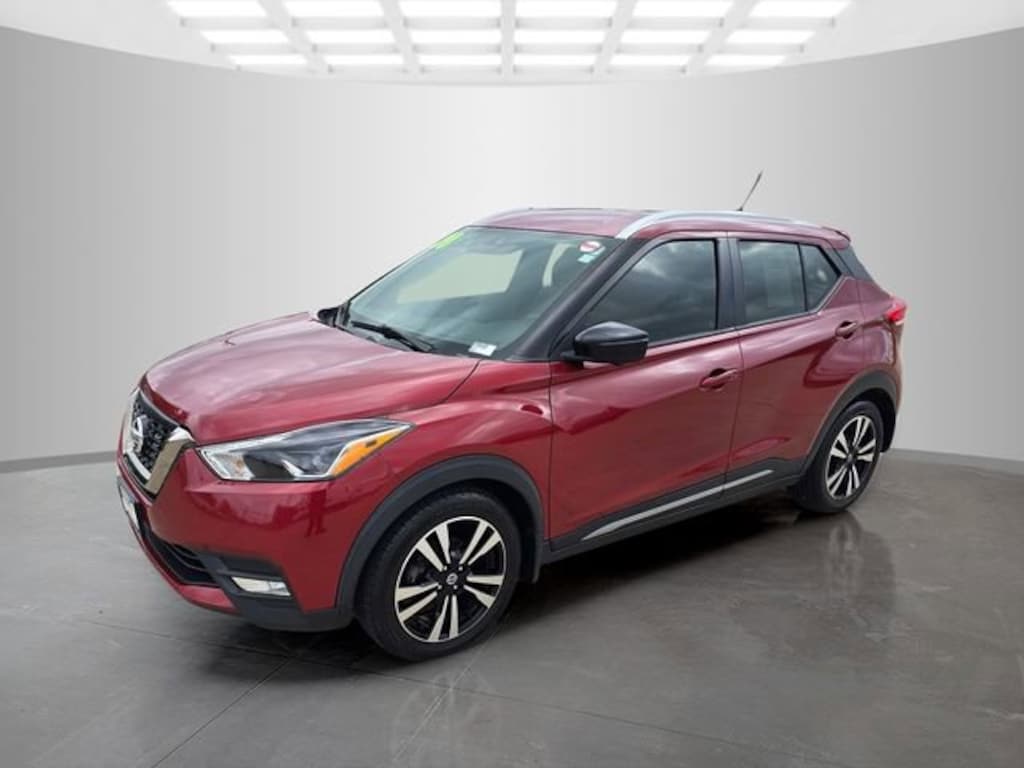 Used 2020 Nissan Kicks SR