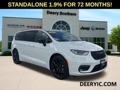 2026 Chrysler Pacifica Limited Passenger Van