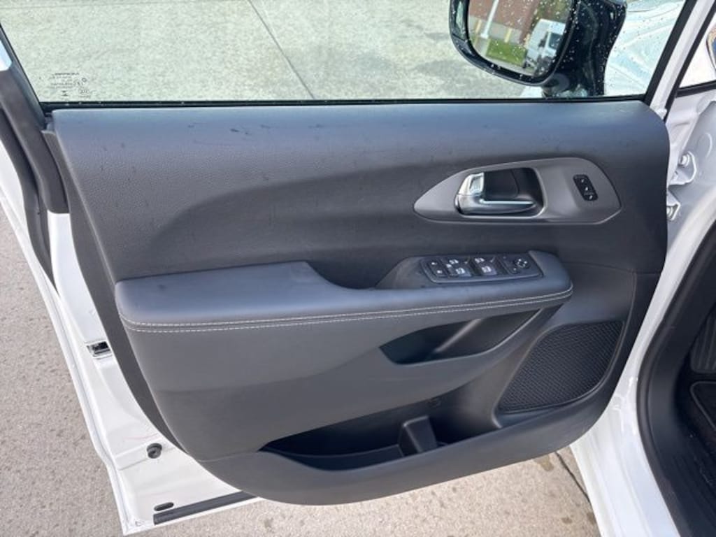 New 2026 Chrysler Pacifica Select Passenger Van