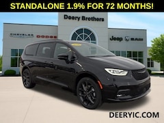 2026 Chrysler Pacifica Limited Passenger Van