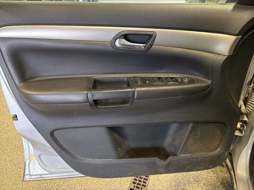 Used 2009 Saturn OUTLOOK XE FWD SUV