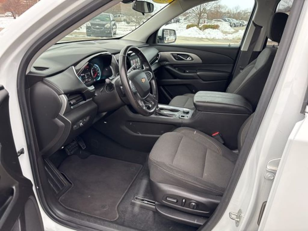 Used 2018 Chevrolet Traverse LT FWD SUV