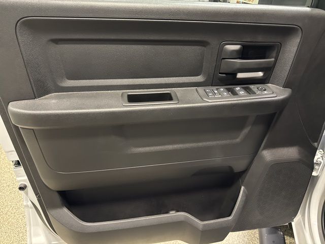 2025 Ram 2500 Tradesman photo 4