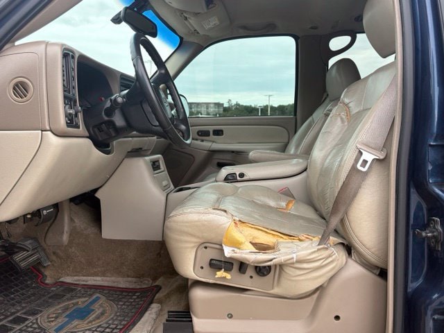 Used 2001 Chevrolet Suburban Base with VIN 3GNFK16T31G288936 for sale in Iowa City, IA