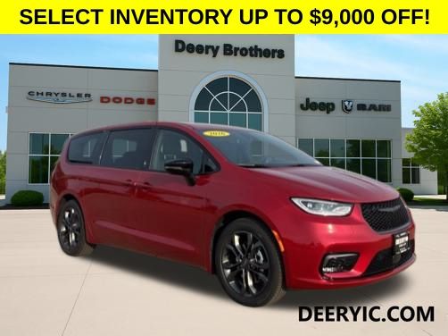 2026 Chrysler Pacifica Select's photo