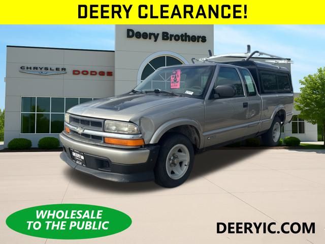 Used 1999 Chevrolet S-10 LS with VIN 1GCCS1945XK135749 for sale in Iowa City, IA