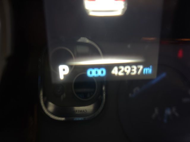 2020 Toyota RAV4 Hybrid LE photo 3