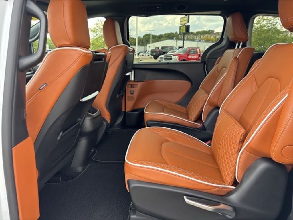 New 2026 Chrysler Pacifica Pinnacle Passenger Van