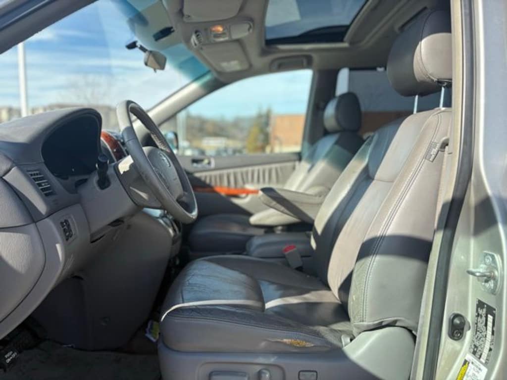 Used 2006 Toyota Sienna XLE Van