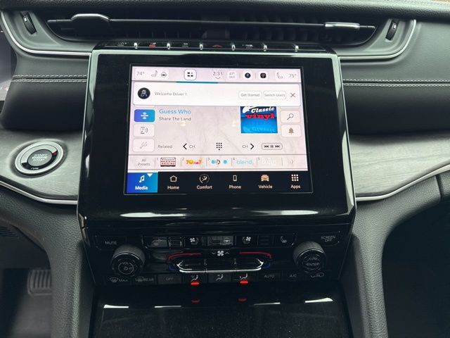 2022 Jeep Grand Cherokee Limited photo 3