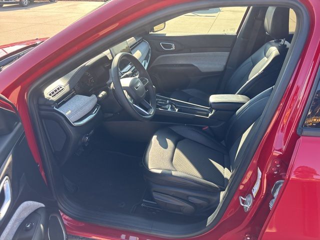 2024 Jeep Compass Latitude photo 2