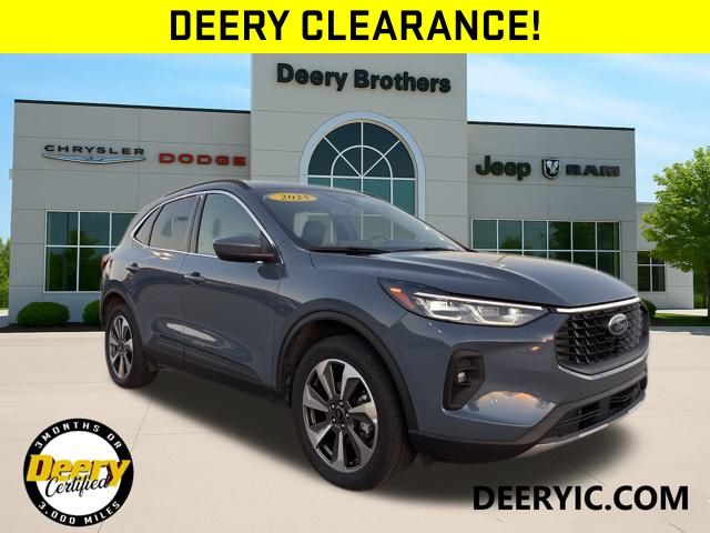 2025 Ford Escape Platinum's photo