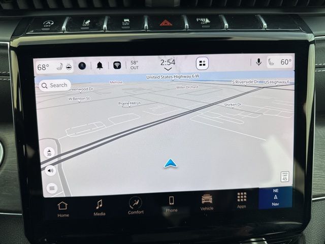 2024 Jeep Grand Cherokee Overland photo 2