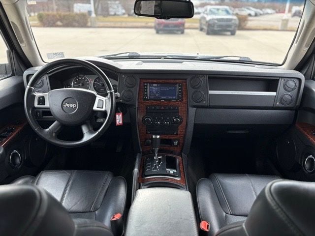 Used 2008 Jeep Commander Limited with VIN 1J8HG58208C211901 for sale in Iowa City, IA