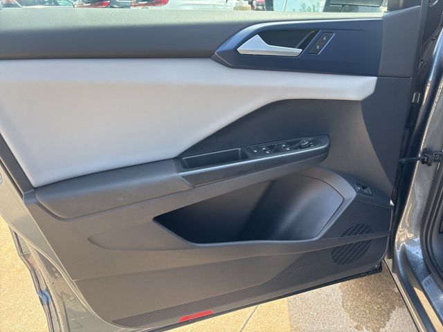 2022 Volkswagen Taos SE photo 3
