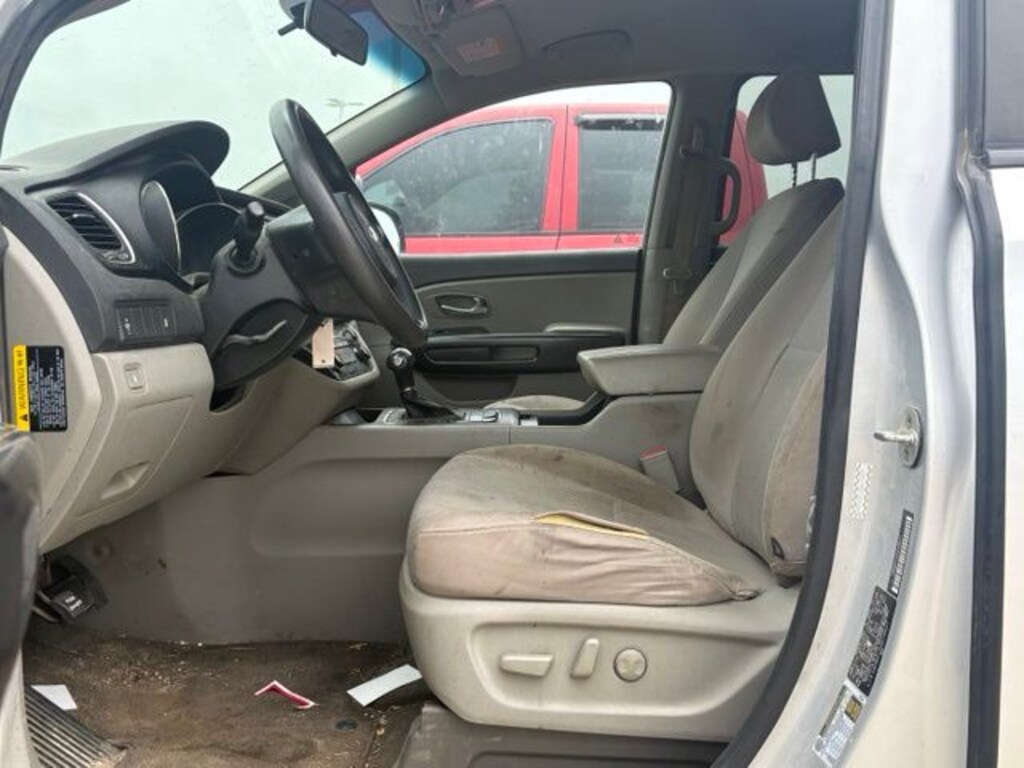 Used 2016 Kia Sedona LX Van