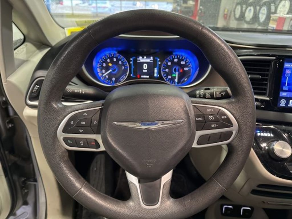 Used 2017 Chrysler Pacifica Touring Van