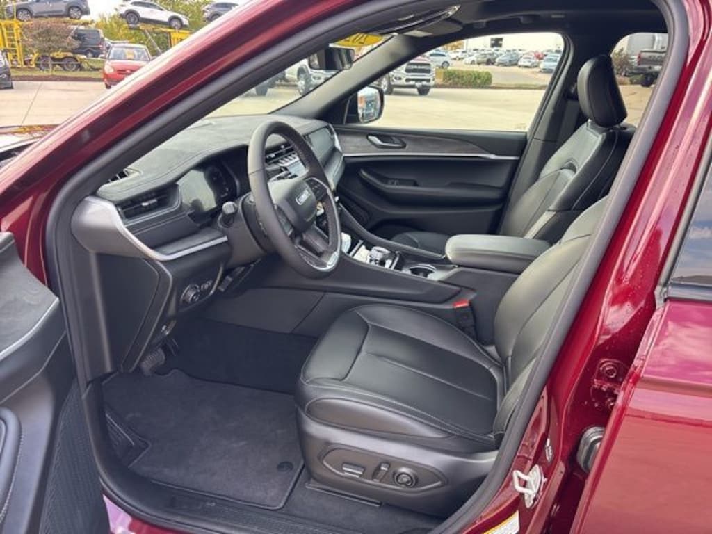 New 2025 Jeep Grand Cherokee Limited Sport Utility