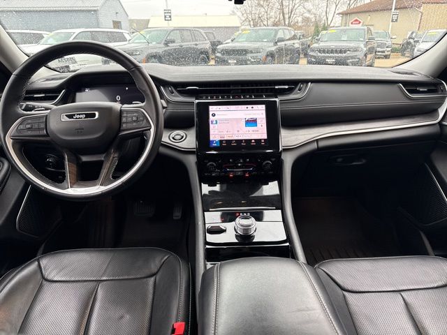 2022 Jeep Grand Cherokee Limited photo 2