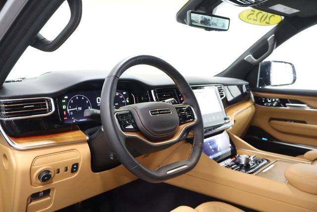 2025 Jeep Grand Wagoneer Series III - Photo 8