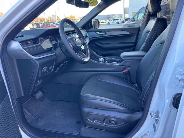 2025 Jeep Grand Cherokee Altitude X photo 3