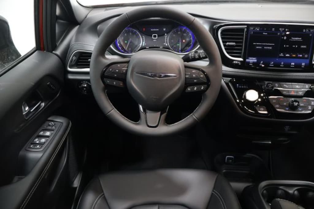 New 2026 Chrysler Pacifica Select Passenger Van