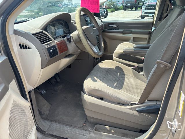 Used 2008 Chrysler Town & Country LX with VIN 2A8HR44H38R615717 for sale in Iowa City, IA