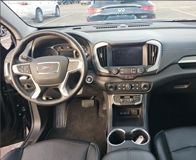 2024 Gmc Terrain SLT photo 2